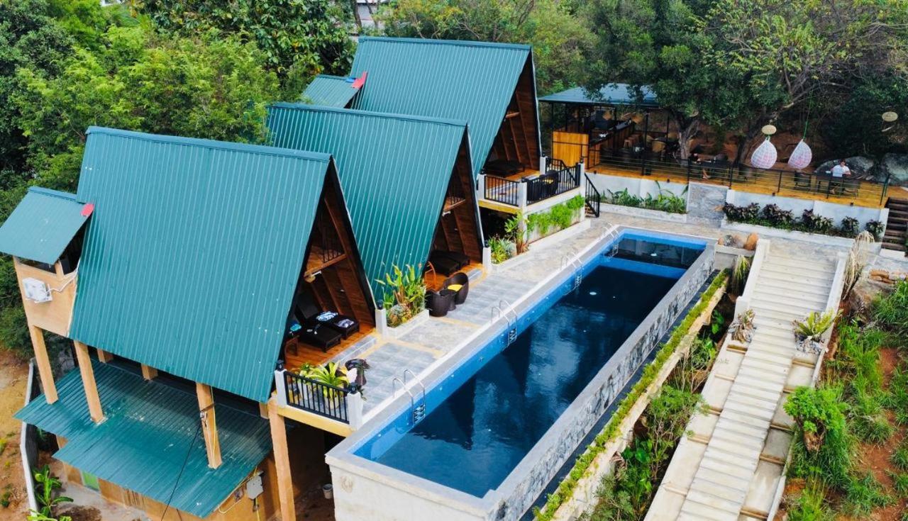 Sundown Lake Hotel & Spa Habarana Exterior photo